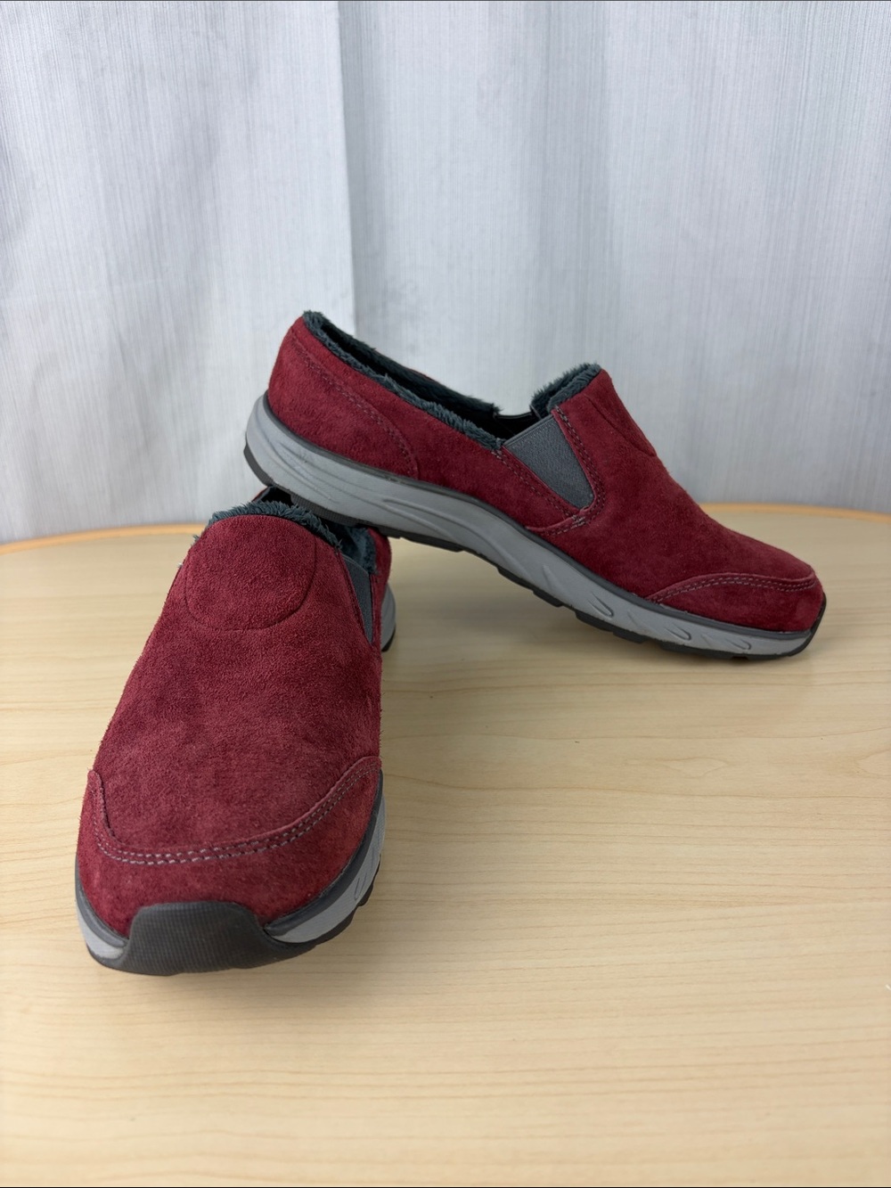 Eddie Bauer MidLite 100g Insulated Suede Slip-On Shoes Burgundy Women’s 8